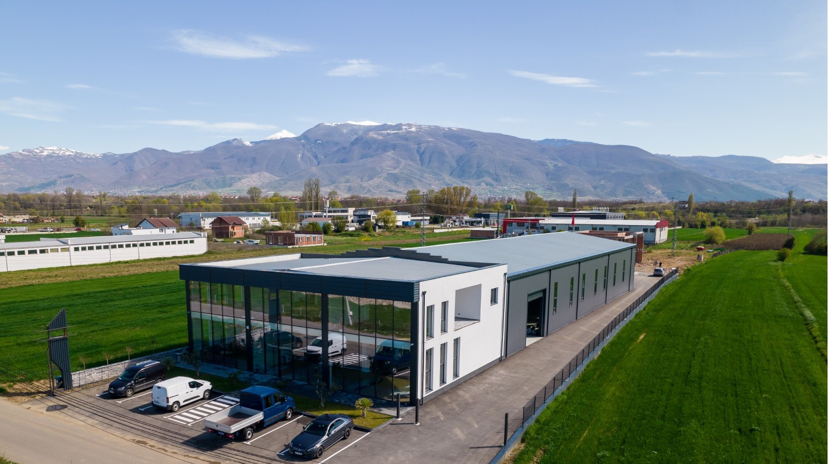 Linja moderne e prodhimit në RAF Premium